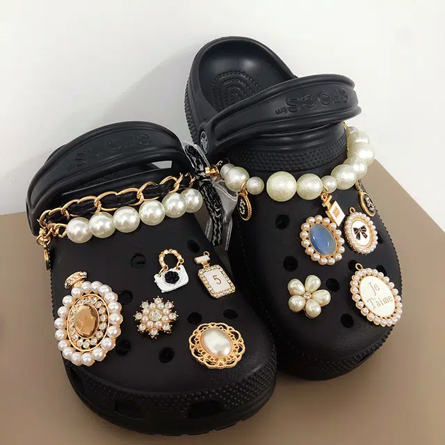US8ACC DIYcrocs