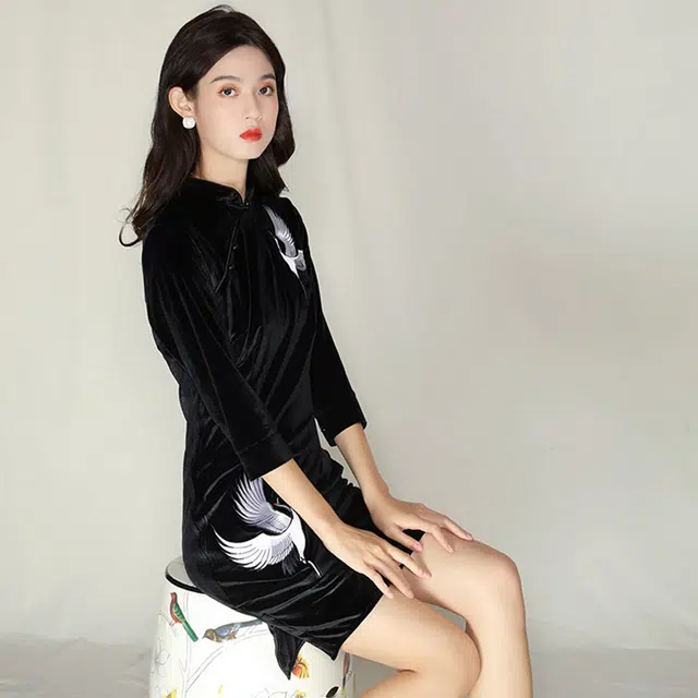 槿爷东方 动物图案羽鹤丝绒改良旗袍 女款 黑色