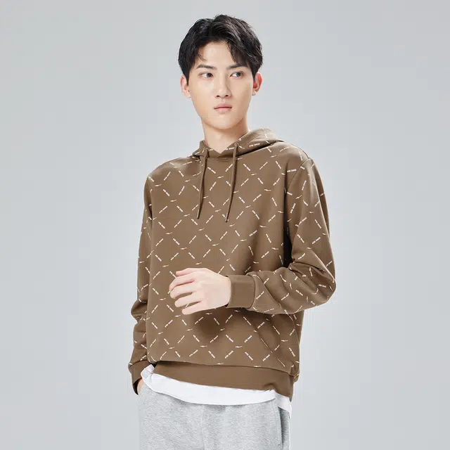 鸿星尔克 几何图案满印套头带帽长袖连帽宽松常规卫衣 春秋冬 男款 奶咖棕