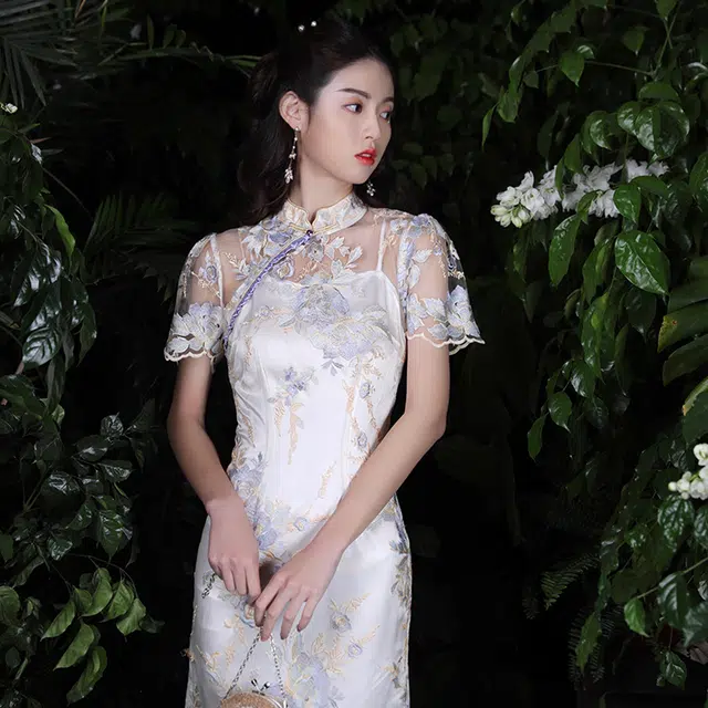 槿爷东方 重工刺绣及膝短袖低开衩短袖旗袍 女款 月光白