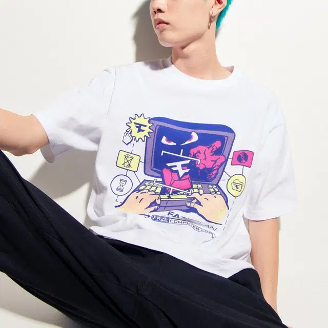 UNIQLO SS23 T