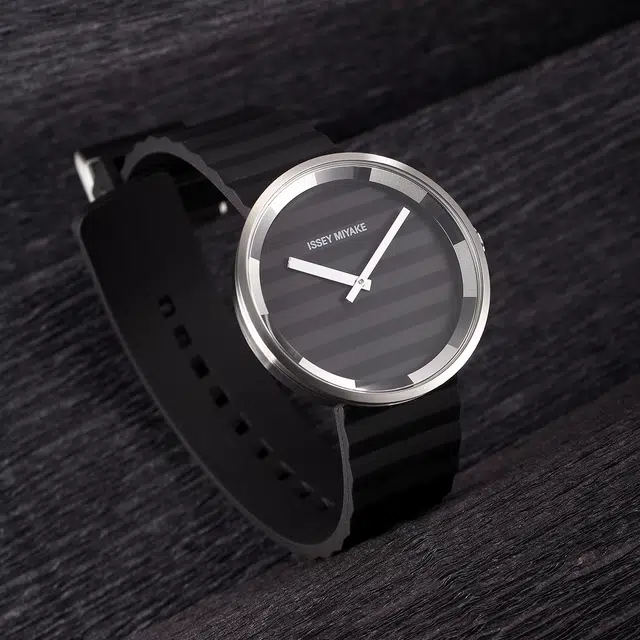 ISSEY MIYAKE PLEASE 39.5mm SILAAA01