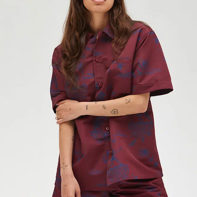UNDEFEATED SS23 Classic Print Shirt