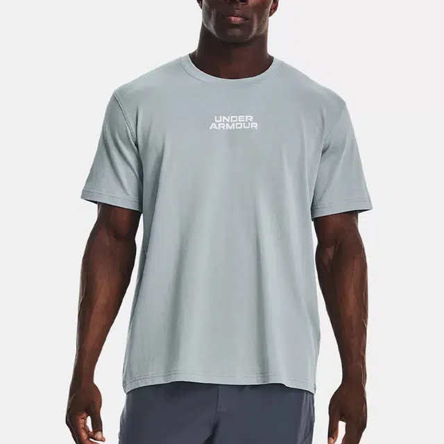 Under Armour Outline T