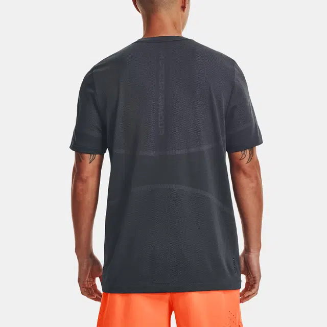 Under Armour T