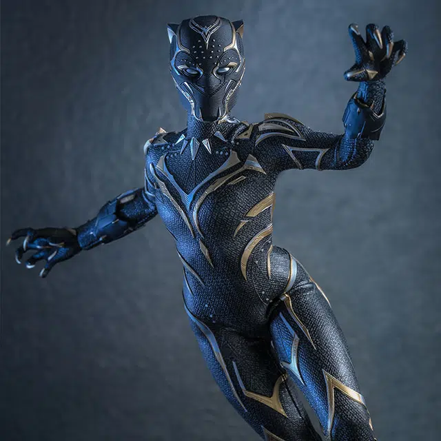 Hot Toys 16 28cm