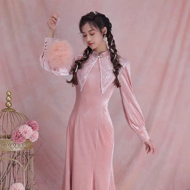 槿爷东方 粉桃酪 法式珠片云肩假两件鱼尾裙丝绒旗袍 女款 粉色