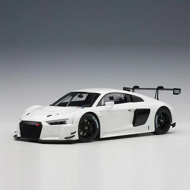 AUTOart 118 R8 LMS