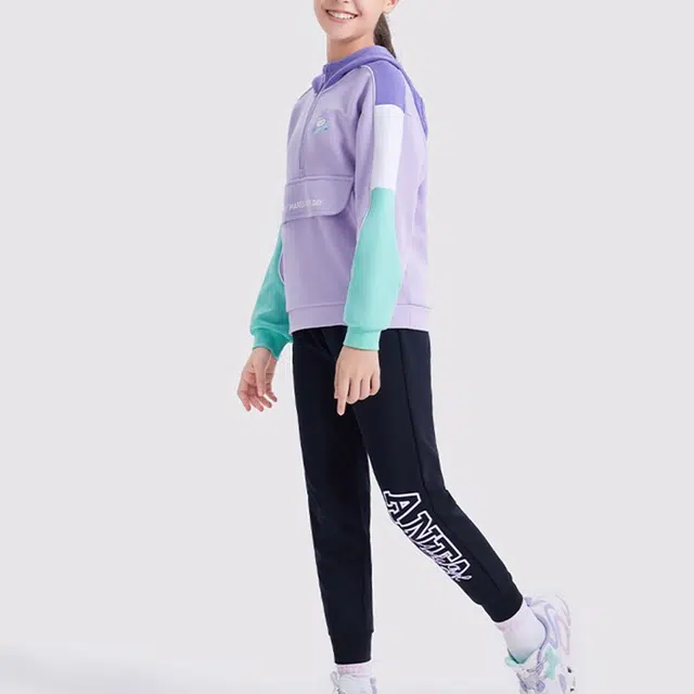 安踏 童装 印花字母半拉链连帽套头卫衣 女童 和风紫