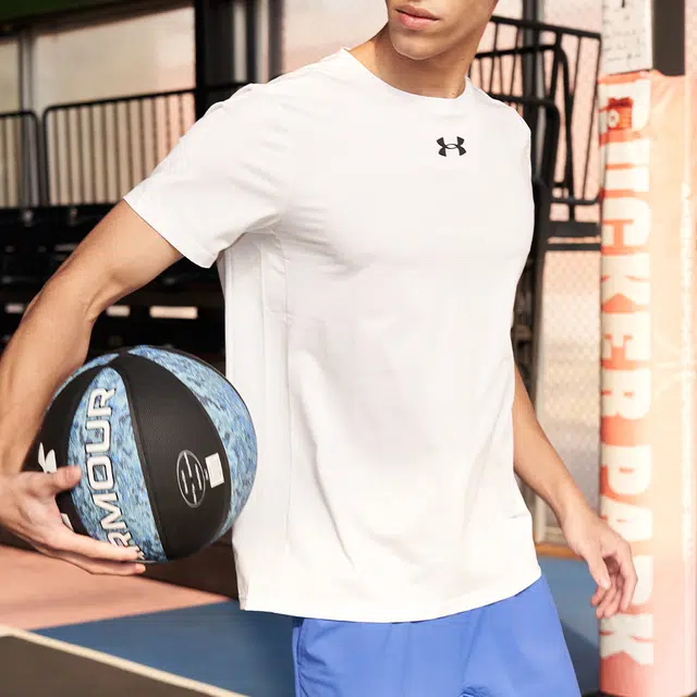 Under Armour logo T