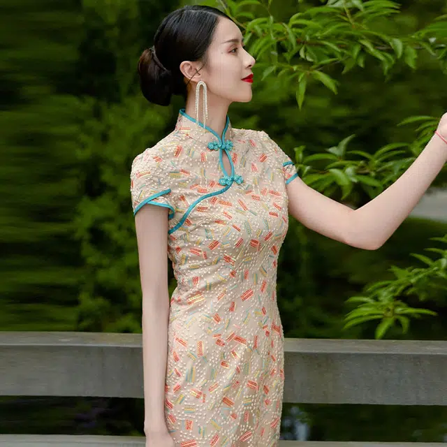 四美子 手工刺绣斜襟立领花瓣袖旗袍 琉璃之梦