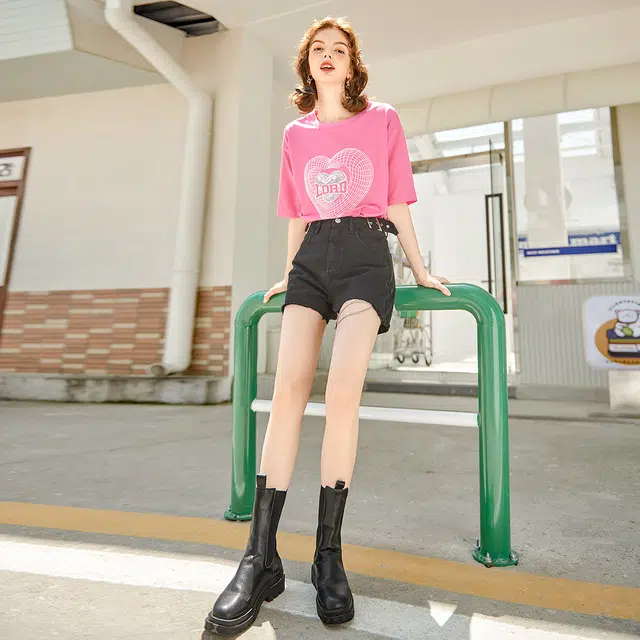 MEETLADY T