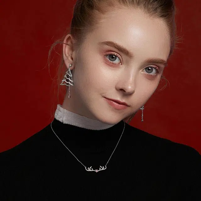 S925