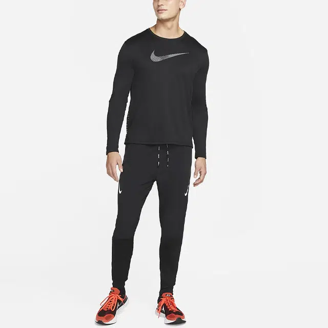 Nike Dri-FIT ADV AeroSwiftLogo