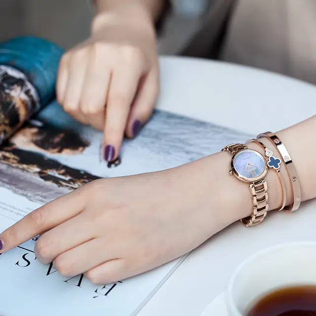 CITIZEN EM0533-82Y