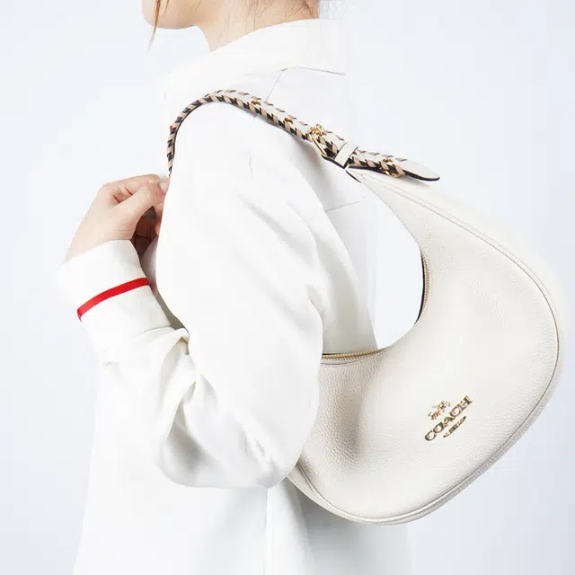 COACH Bailey 27 Logo Hobo