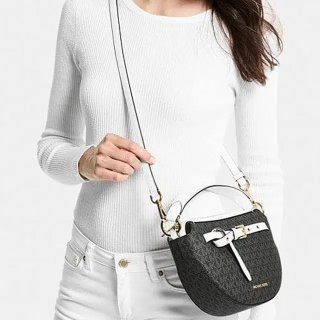 MICHAEL KORS MK Emilia Logo