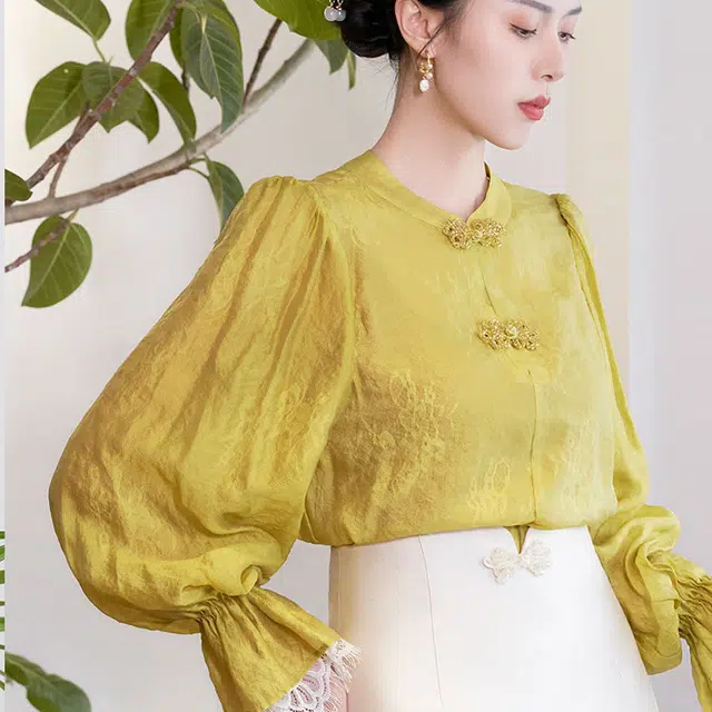 四美子 纽扣宽松长袖衬衫 女款 杏子柔