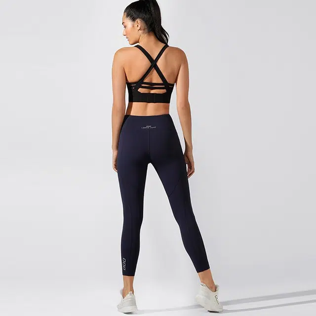 LORNA JANE