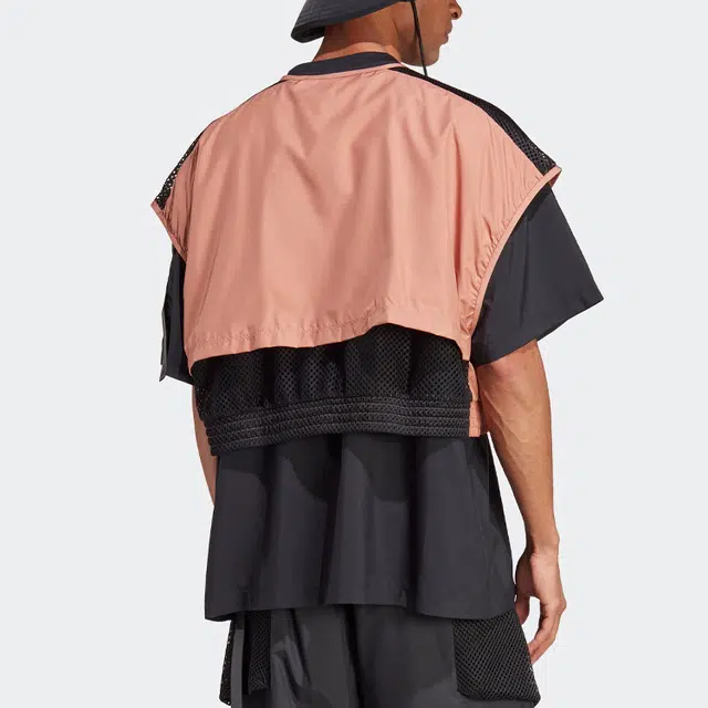 adidas City Escape Premium Vest Logo