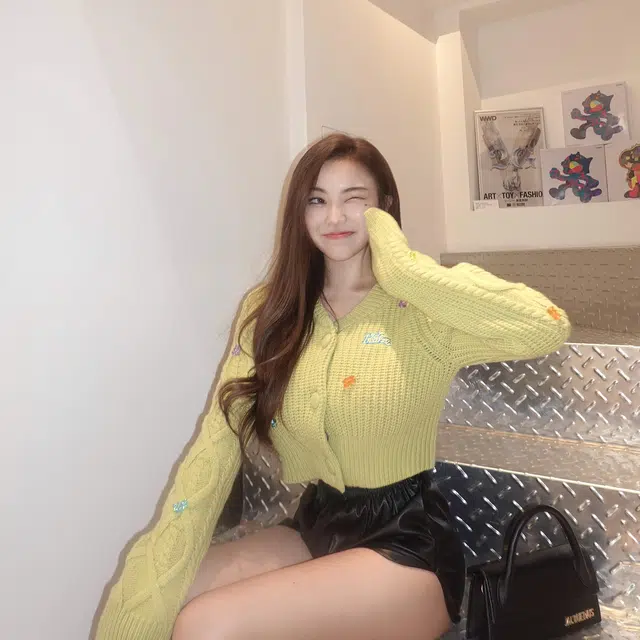 13 DEMARZO Candy Bear Cardigan