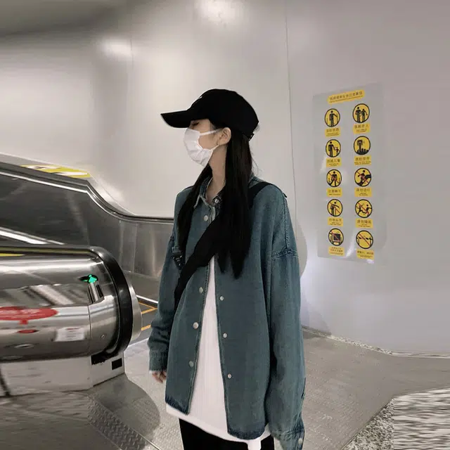 松本丧丧 纯色胸前口袋单排扣牛仔长袖衬衫 女款 蓝色