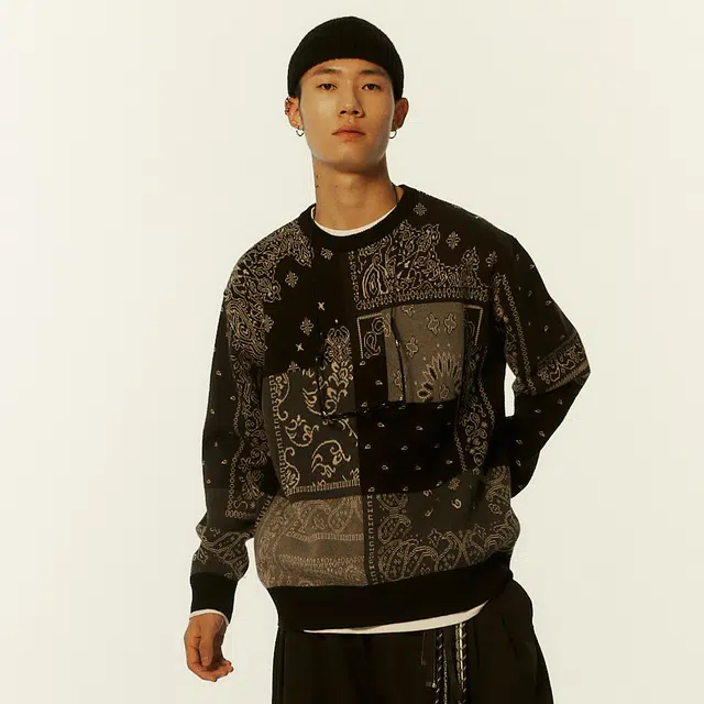 PEACEBIRD MEN Cashew Flower Crewneck Sweater
