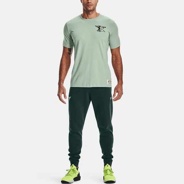 Under Armour T