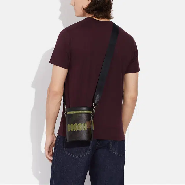 COACH Barrel 15