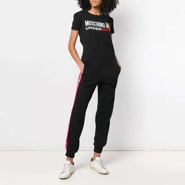 MOSCHINO T