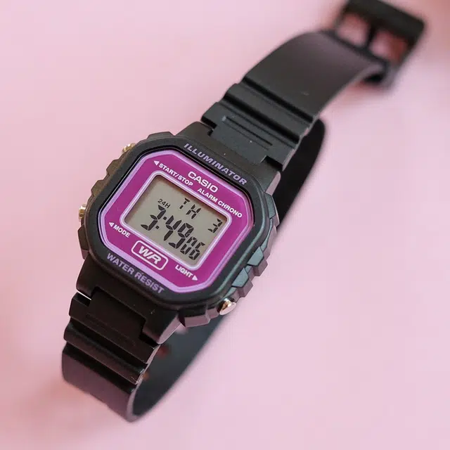 CASIO YOUTH STANDARD LA-20WH-4A