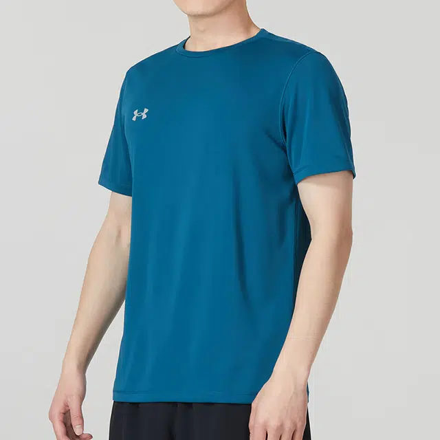 Under Armour T
