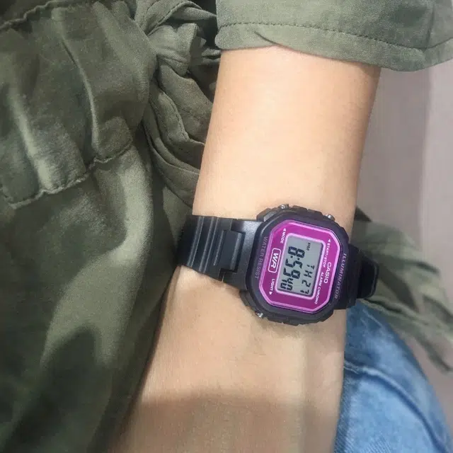 CASIO YOUTH STANDARD LA-20WH-4A