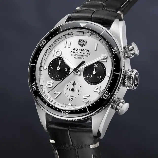 TAG HEUERAUTAVIA 42mm CBE511B.FC8279