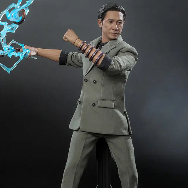 Hot Toys 28cm