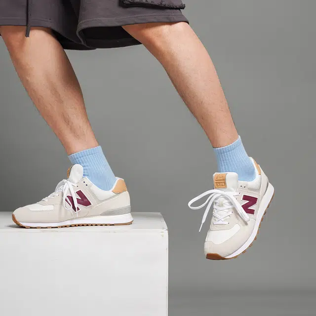 New Balance 574 v2 Beige