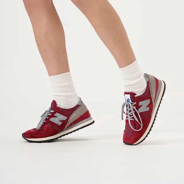 New Balance 730