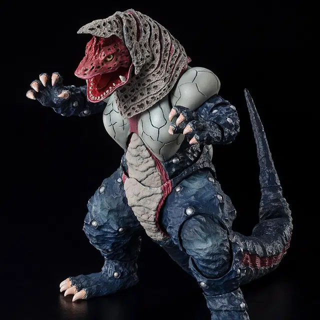 BANDAI s.h.figuarts 15.5cm