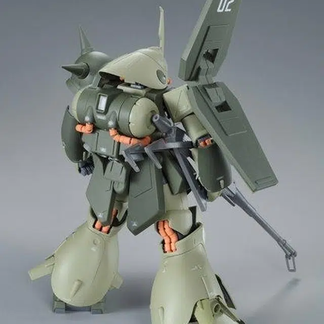 BANDAI PB MG 1100 18cm