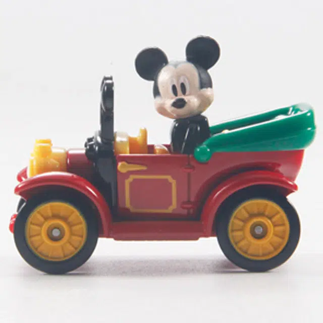 TAKARA TOMY 01 3.2cm5.5cm