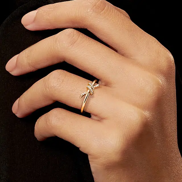 TIFFANY CO. Tiffany Knot 18K