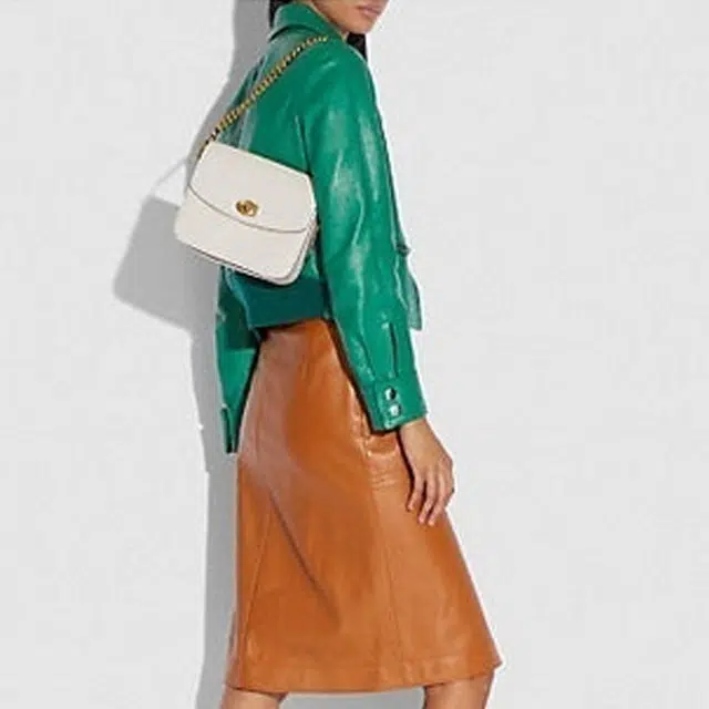 COACH Cassie 19 C