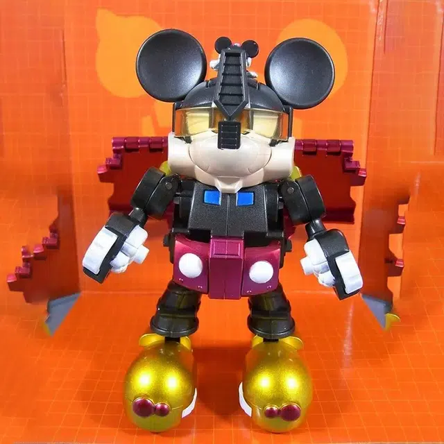 TAKARA TOMY