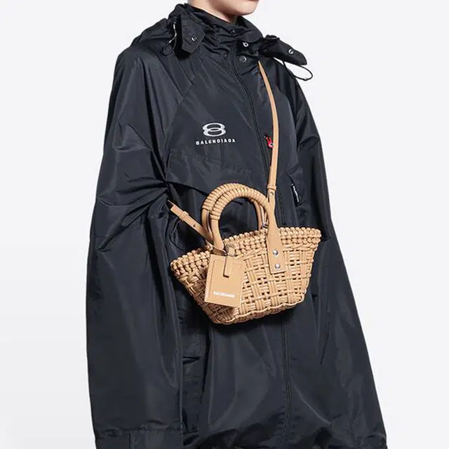 Balenciaga BISTRO Logo