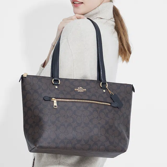 COACH Gallery 32 Tote
