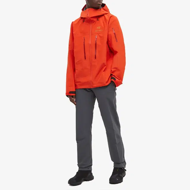 Arcteryx Alpha SV 6