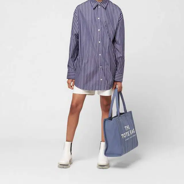 MARC JACOBS The Traveler Logo Tote