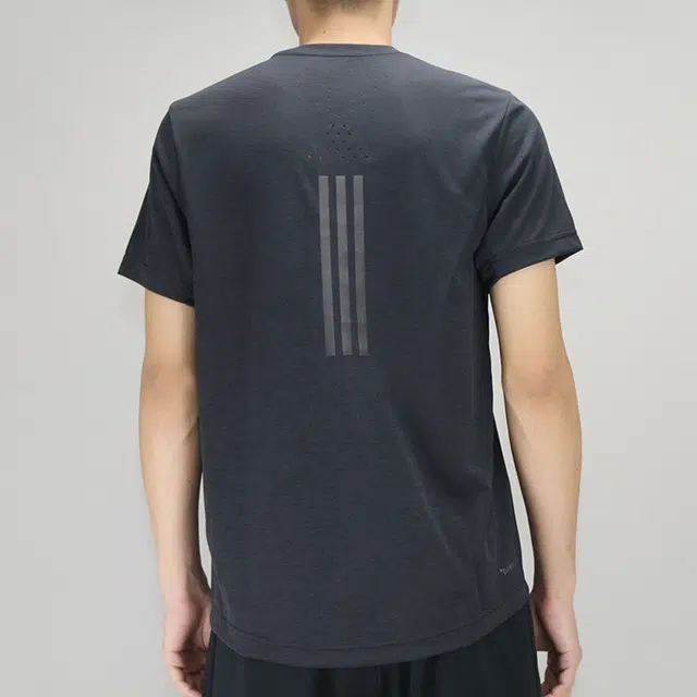 adidas T