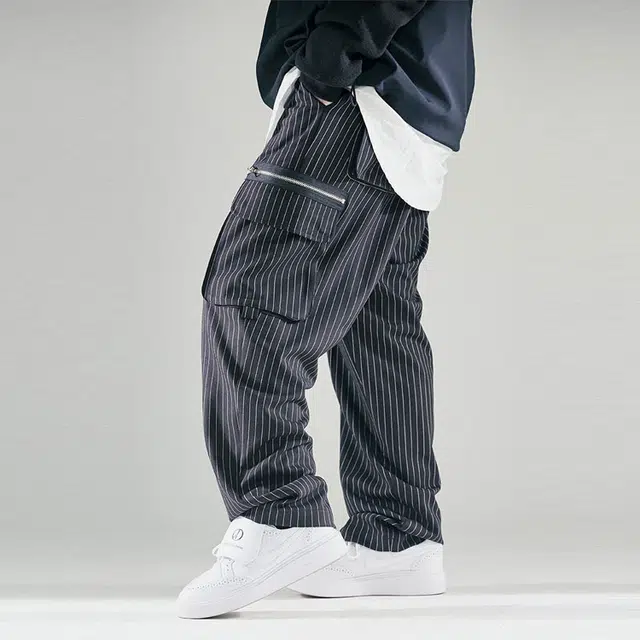 FLOAT SS22
