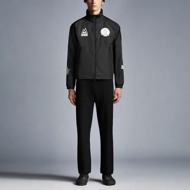Moncler logo